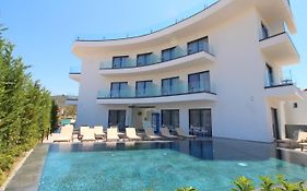 Blue Eye Hotel